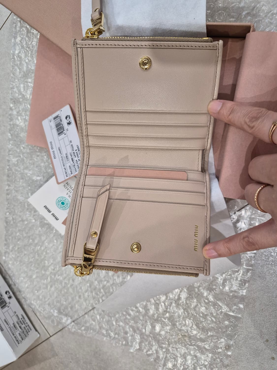 새상품))미우 미우 스몰 마테라쎄 나파 레더 월렛 상품이미지4