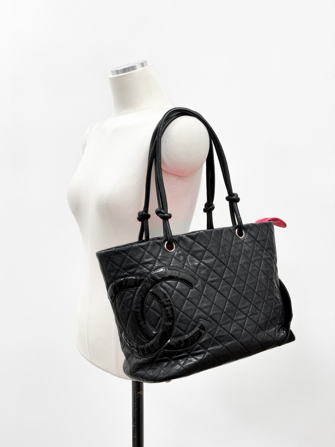 샤넬 깜봉 퀼티드 CC 로고 쇼퍼백 상품이미지4
