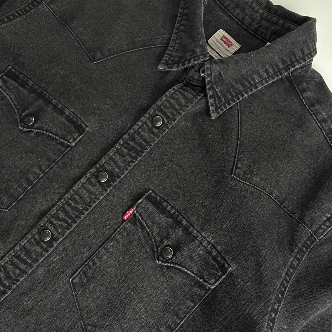 Levis  리바이스 레드탭 워싱 흑청 데님 포켓 셔츠 상품이미지3