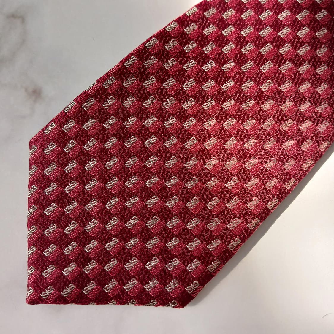 에스.티. 듀퐁 실크 레드 로고 패턴 넥타이 8cm A+등급 E824
 상품이미지7