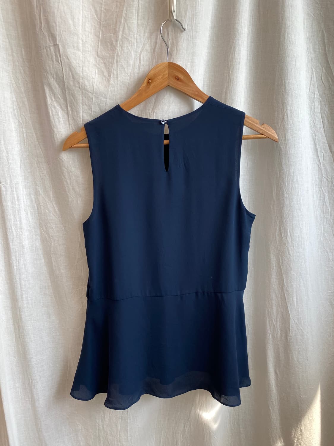 UNIQLO 네이비 슬리브리스 블라우스(M) 상품이미지3