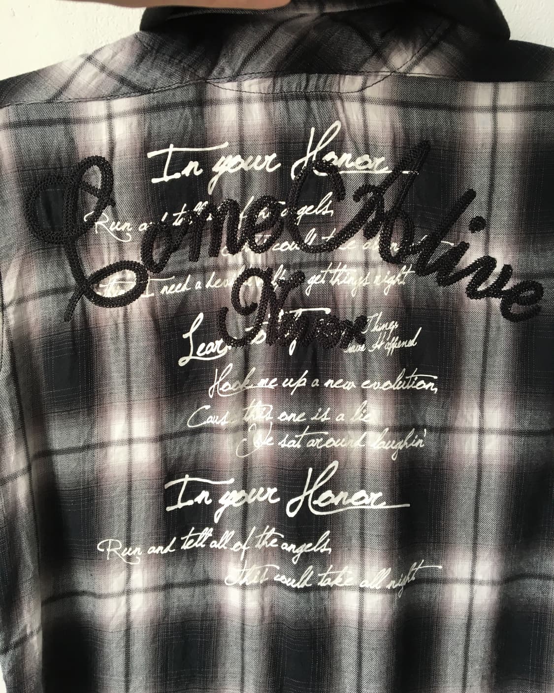 Back lettering needle work hood shirt 상품이미지6