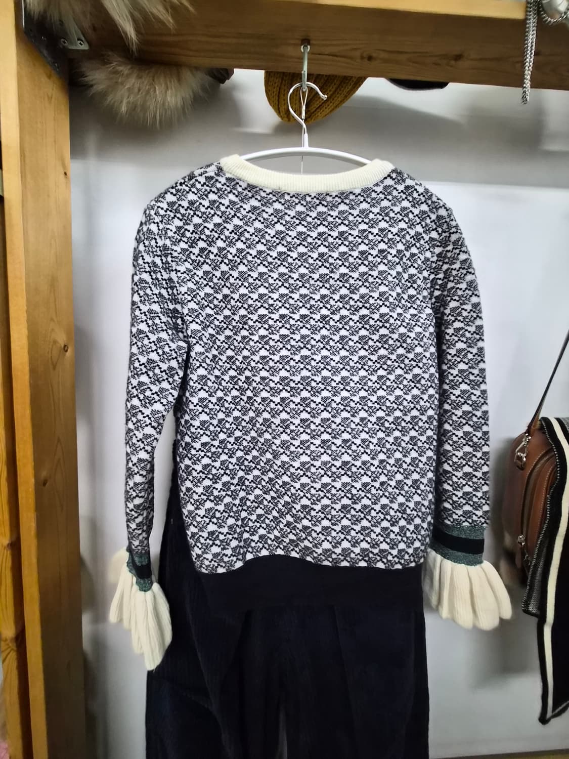 듀엘 울 라운드니트. 론 입체와이드 코듀로이 상품이미지6