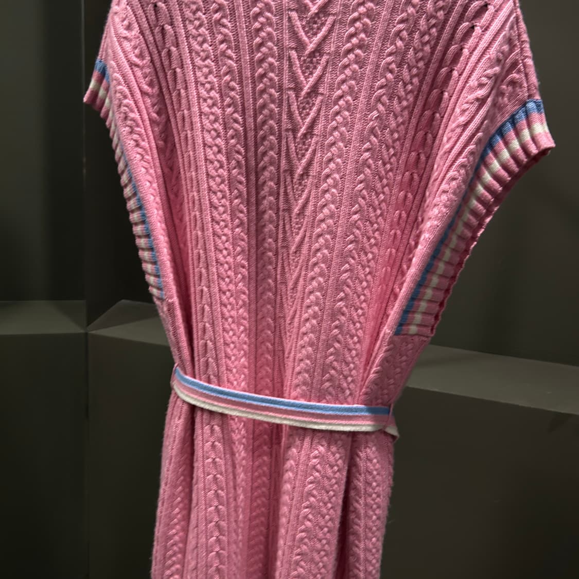 샤넬 CC버클 벨티드 니트 베스트 원피스 상품이미지5