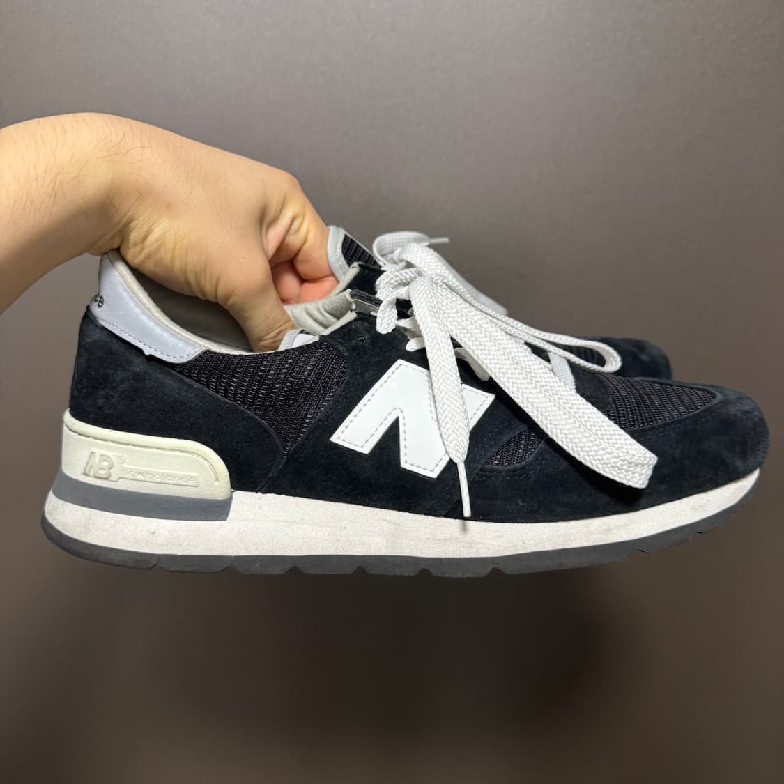 (290) 뉴발란스 990v1 블랙 상품이미지1