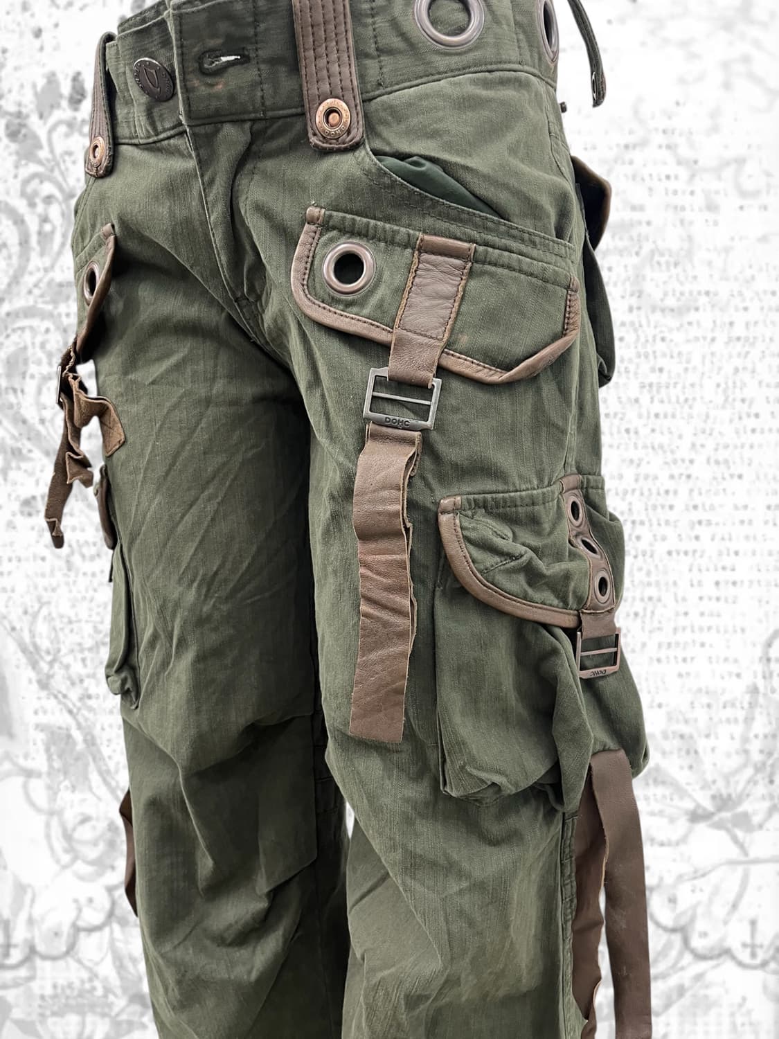 'DOHC' big eyelet pocket cargo pants  상품이미지3