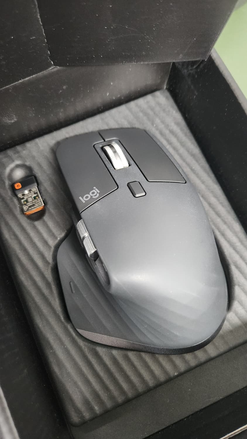 # 로지텍 MX Master 3 인체공학 퍼포먼스 어고노믹 무선 마우스 상품이미지1
