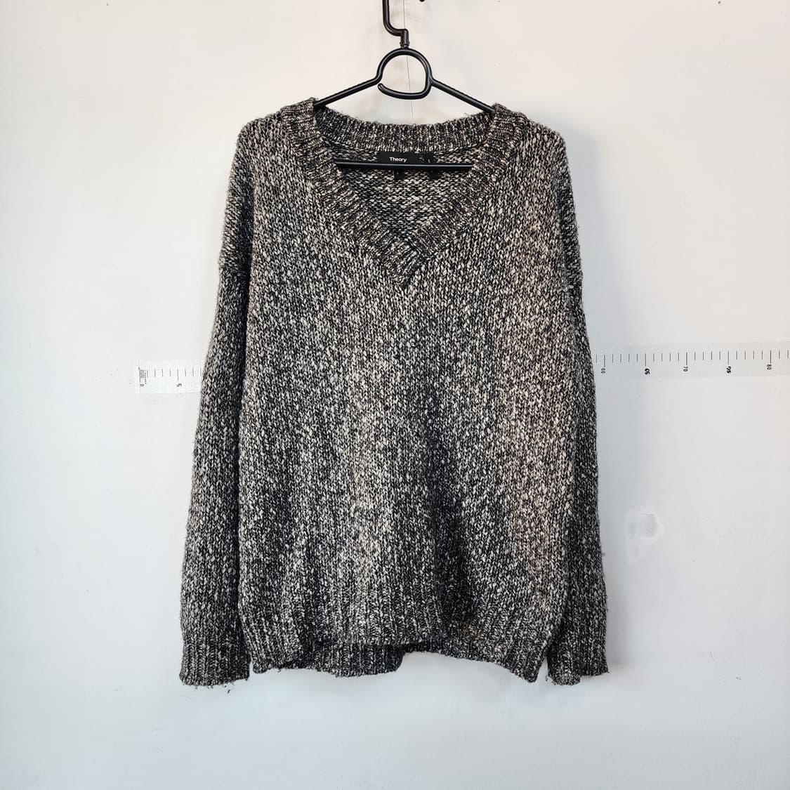 Theory 띠어리 브이넥 니트 스웨터 상품이미지1