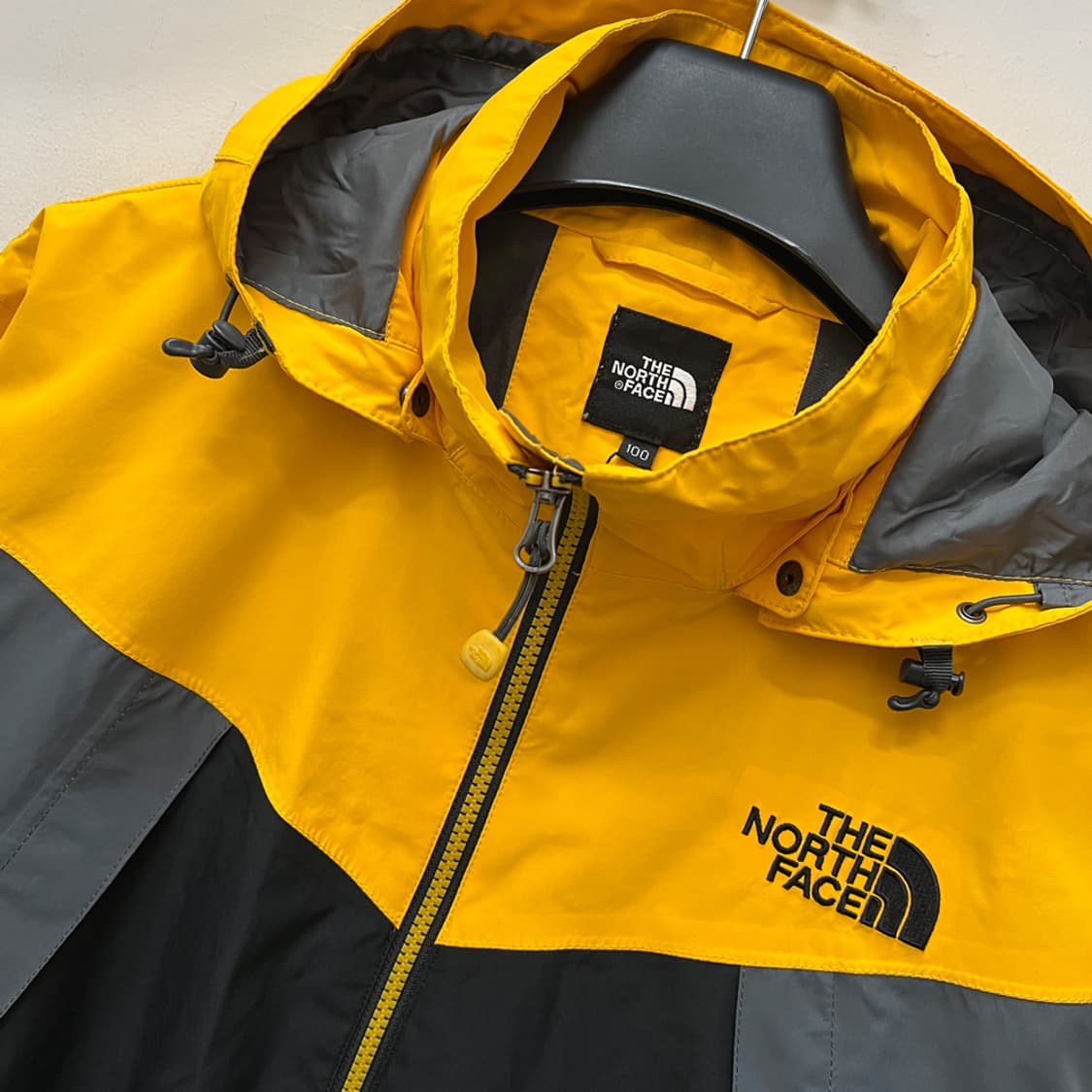 노스페이스 하이벤트 배색 바람막이 자켓 100 상품이미지3