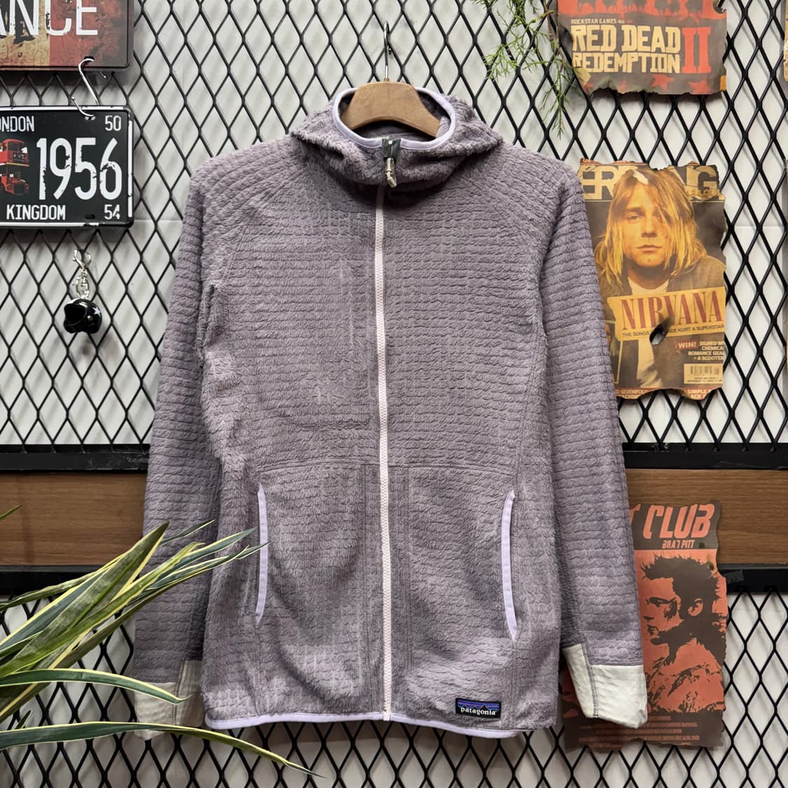 파타고니아 R3 리버시블 집업 자켓 전면 로고 포켓 포인트 퍼플 상품이미지3