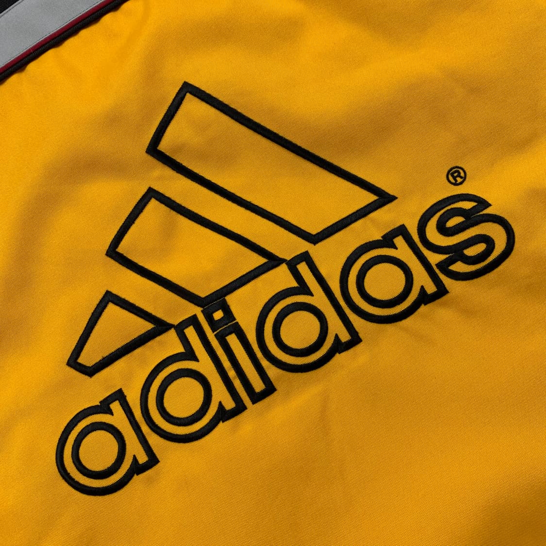 아디다스 올드스쿨 퍼포먼스 빅로고 폴리쉘 점퍼 옐로우/블랙 상품이미지4