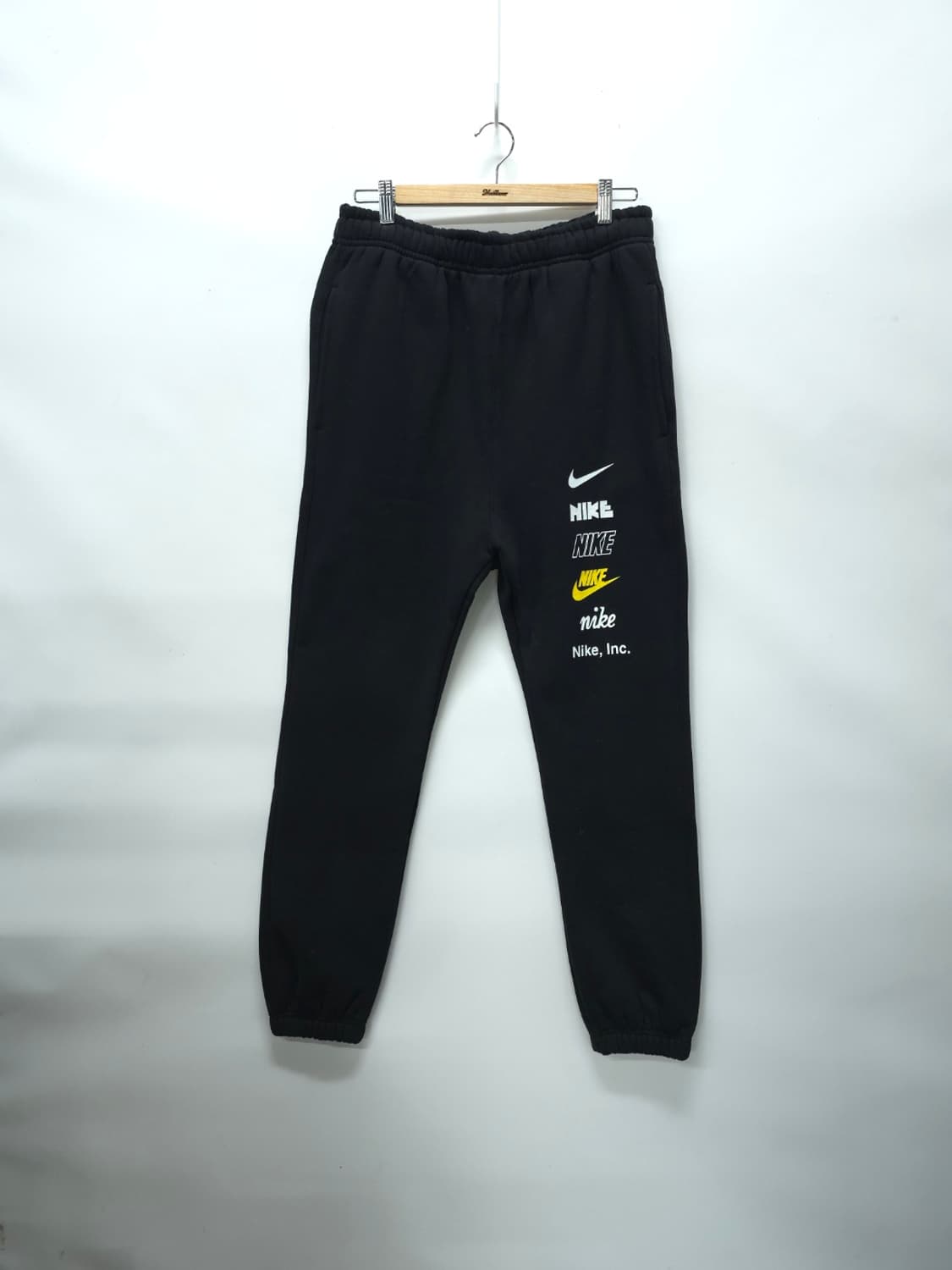 (새상품) 나이키 멀티 로고 그래픽 플리스 조거 팬츠 (32사이즈) 상품이미지1