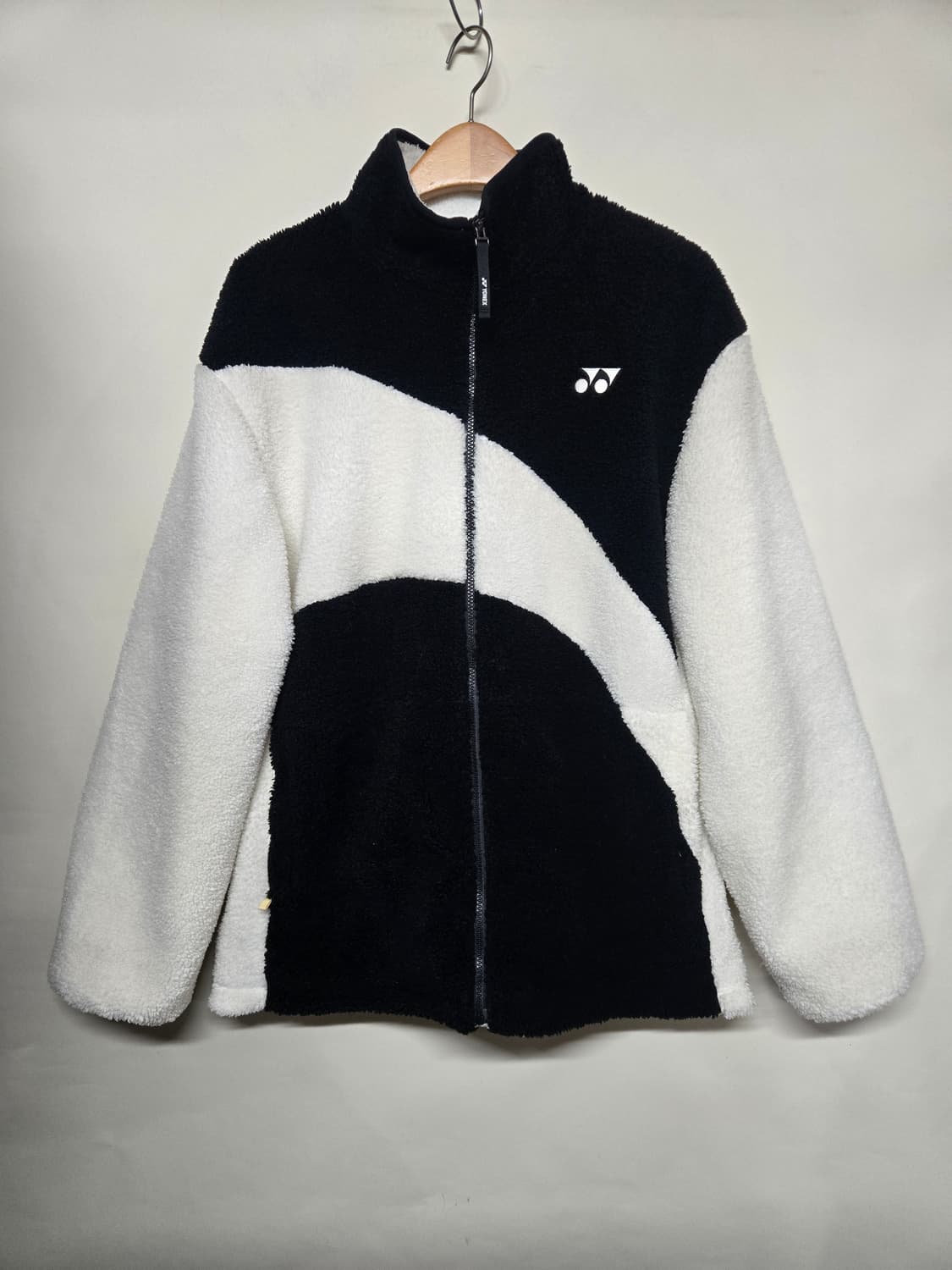 요넥스 블랙/화이트 플리스 자켓 105 상품이미지1