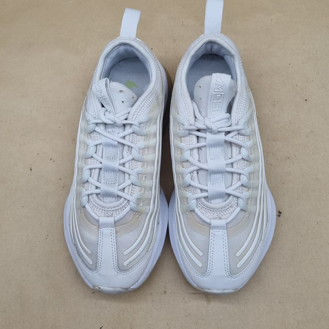 나이키 에어맥스 줌950 화이트 볼트 235 상품이미지2