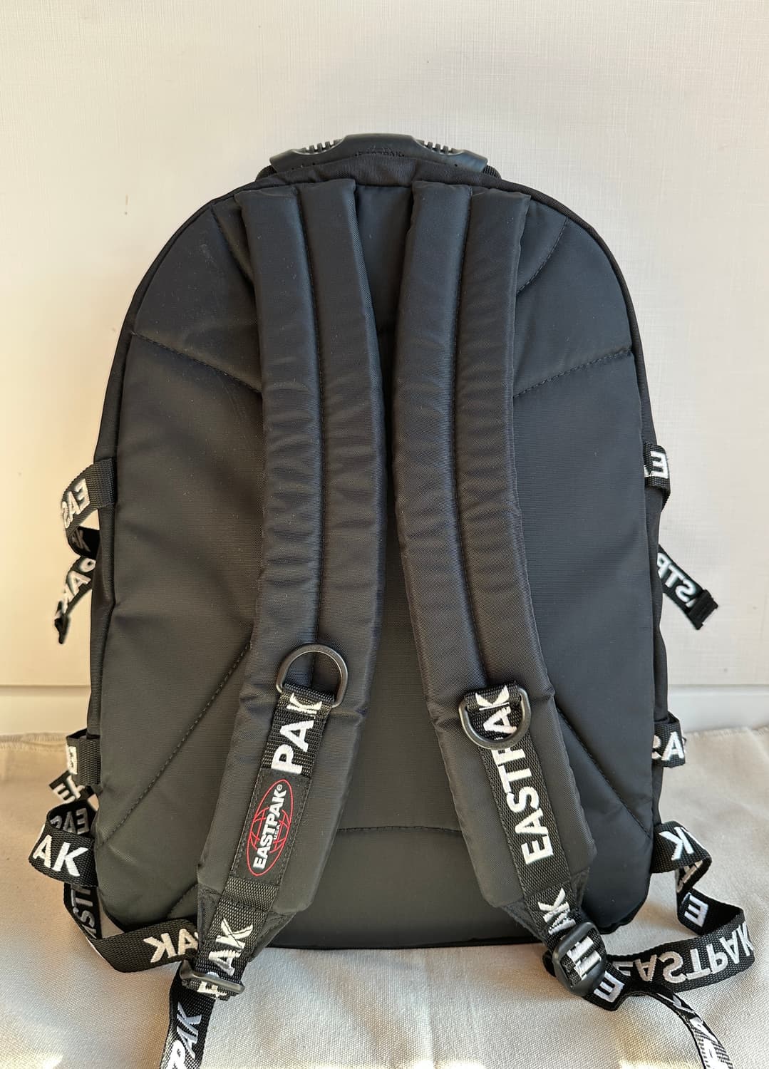 이스트팩 프로바이더 75W 웹드 백팩 블랙 상품이미지4