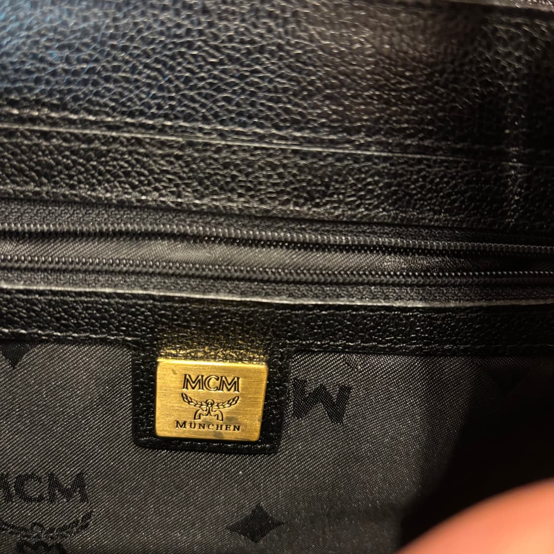 정품 MCM 가죽 금장 숄더백     상품이미지9