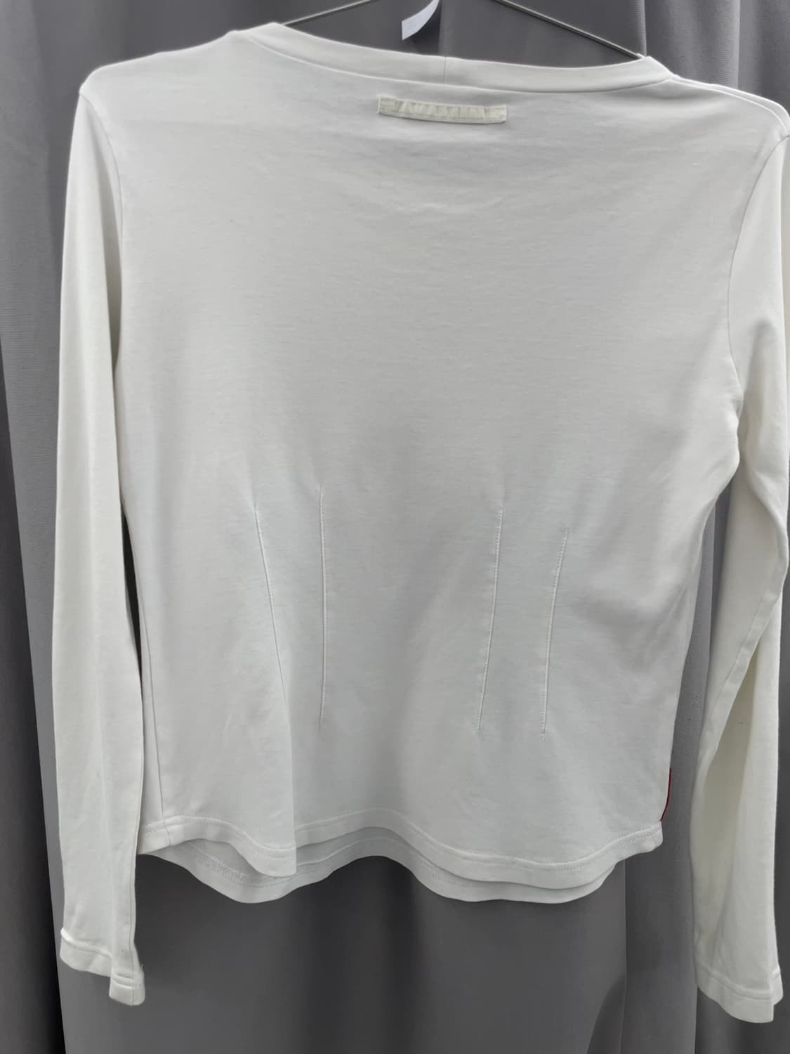 프라다 밑단 라운드 롱슬리브 상품이미지4