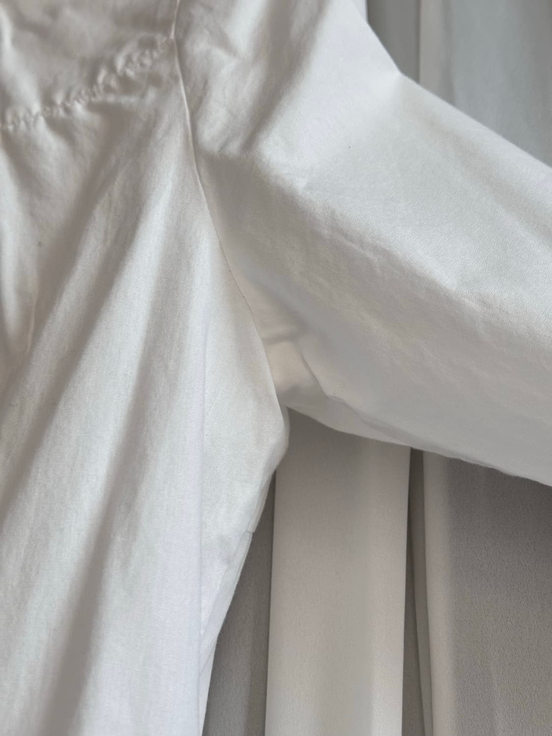 버버리 블루라벨 화이트 러플 셔츠 상품이미지7