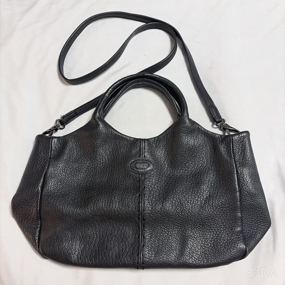 TOD'S 토즈 블랙 레더 숄더백 상품이미지1