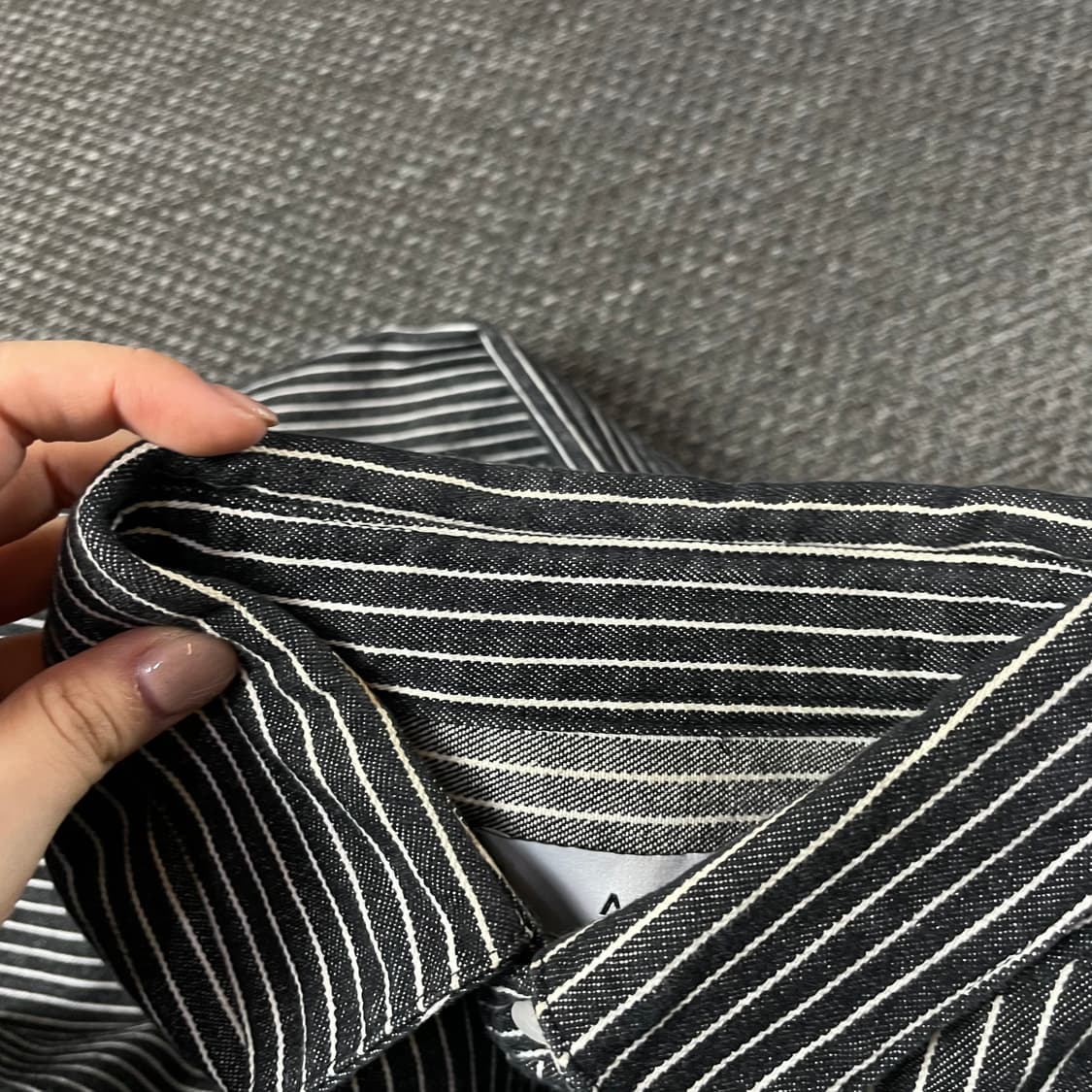 ACON 블랙 화이트 스트라이프 원포켓 데님 자켓 상품이미지6