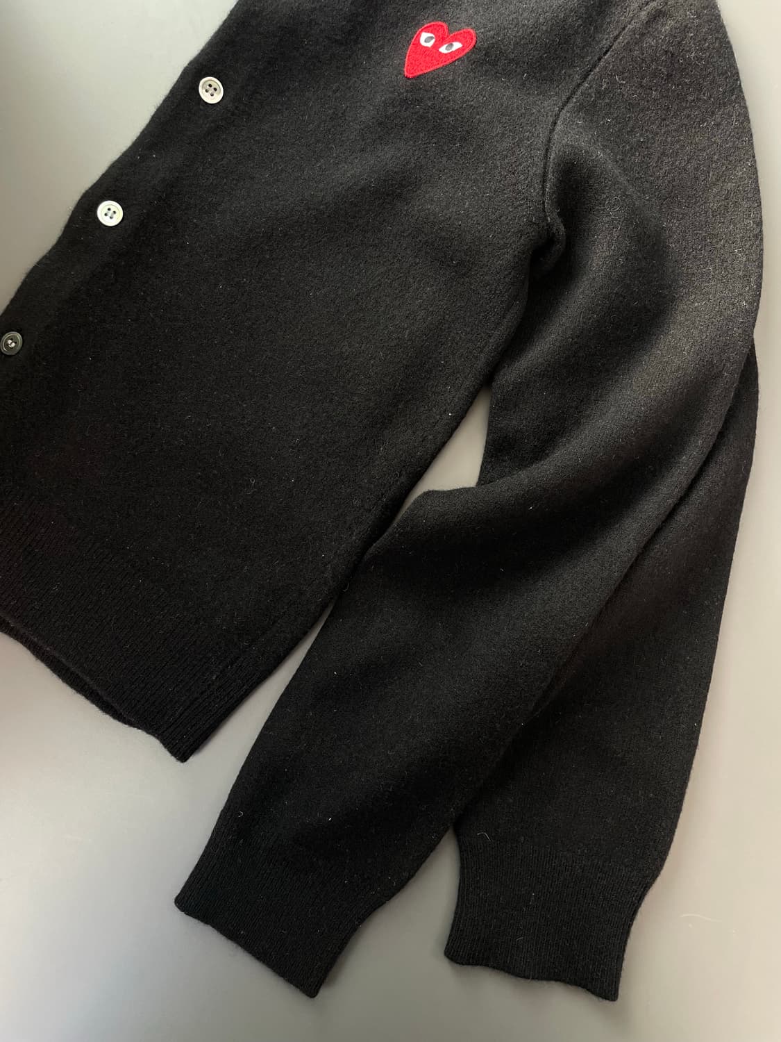 [M] 꼼데가르송 레드와펜 여성 울 가디건 상품이미지5