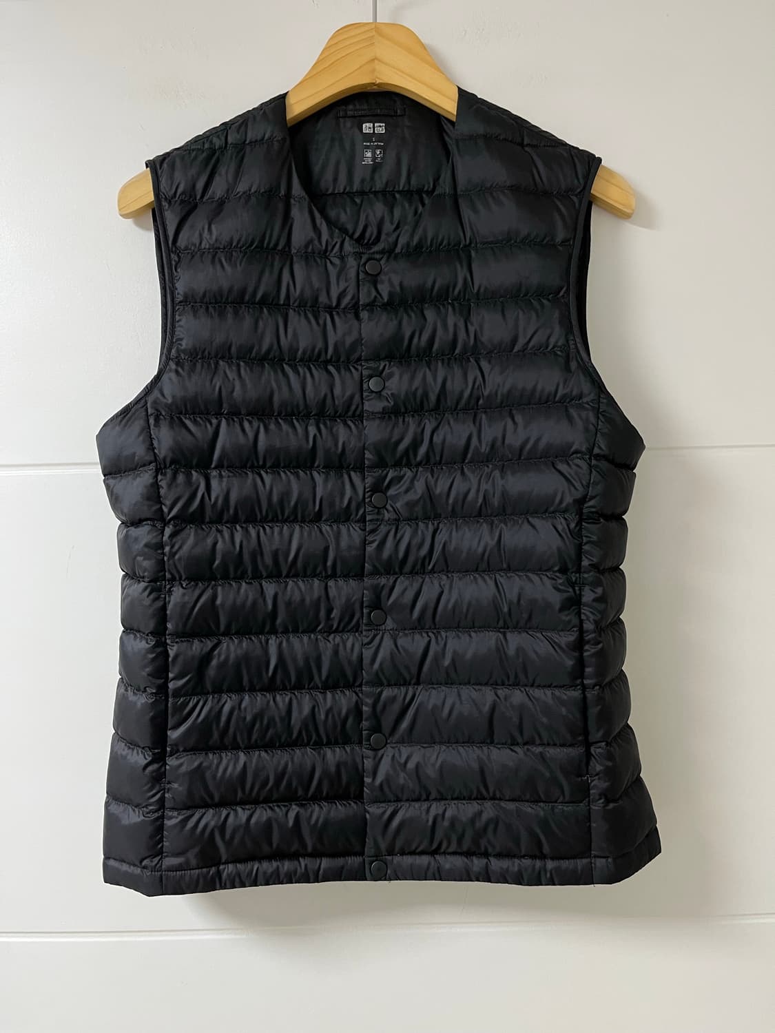 유니클로 경량 패딩 조끼 상품이미지1