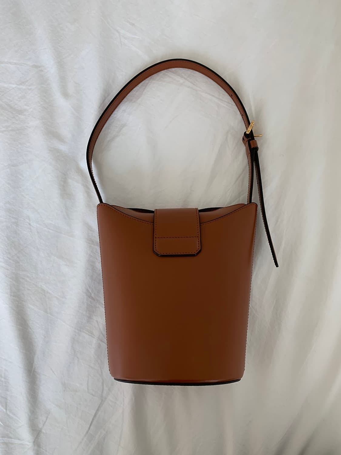 페레가모 트리폴리오 버킷백 상품이미지2