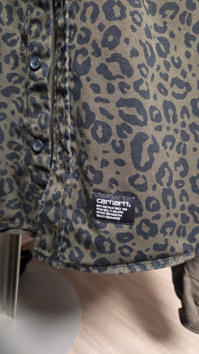 칼하트 레오파드 셔츠 상품이미지2