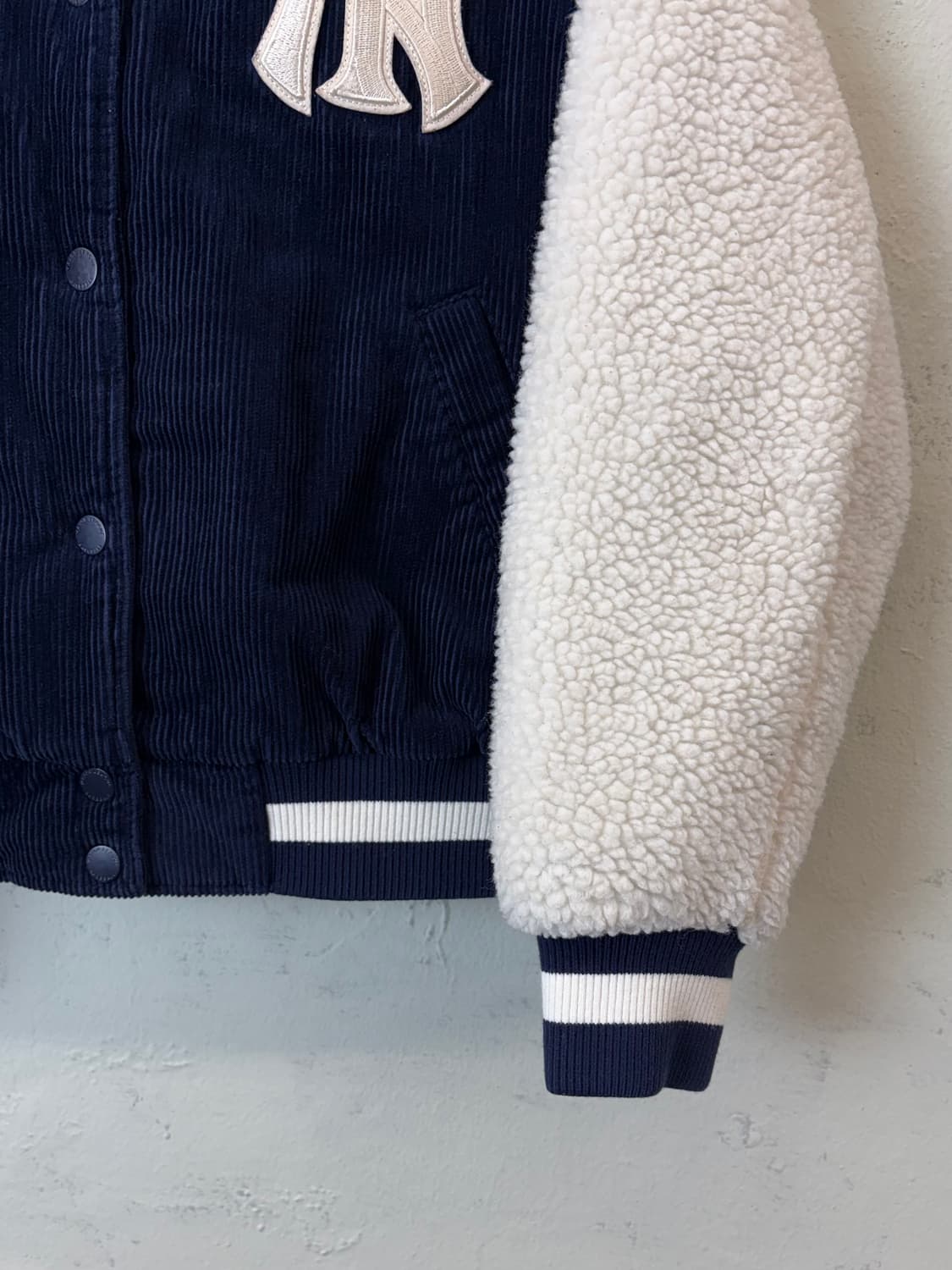 MLB 엠엘비 뉴욕양키즈 크롭 후리스 베이스볼 자켓 상품이미지6