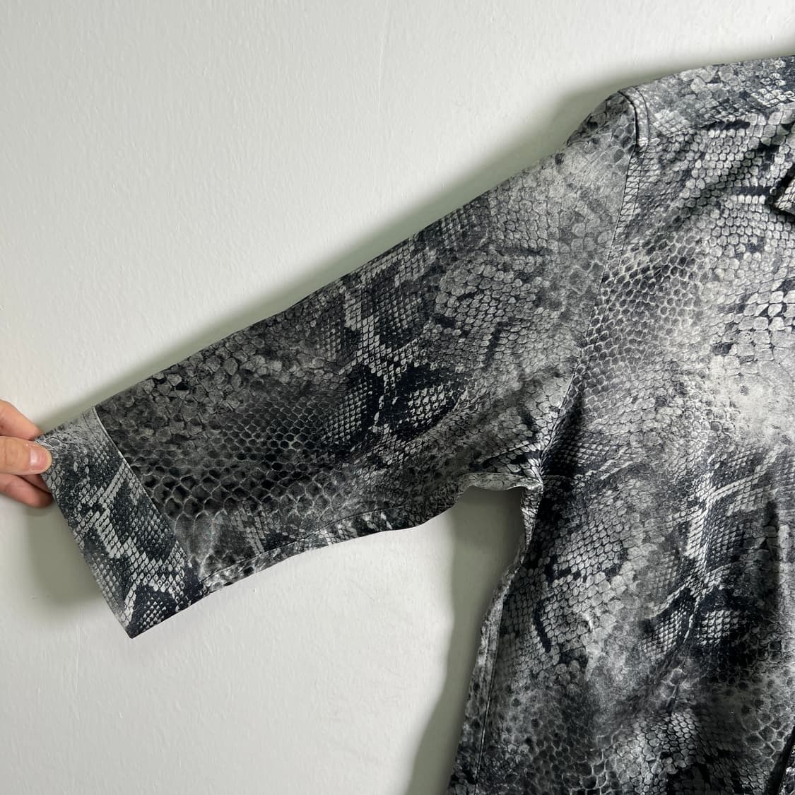 tornado mart 토네이도 마트 뱀피 파이톤 프린트 셔츠 L 상품이미지7