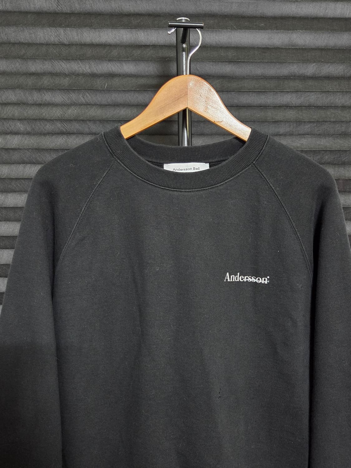 [앤더슨벨] 19FW 컨템포러리 로고 맨투맨 | 00079 상품이미지2