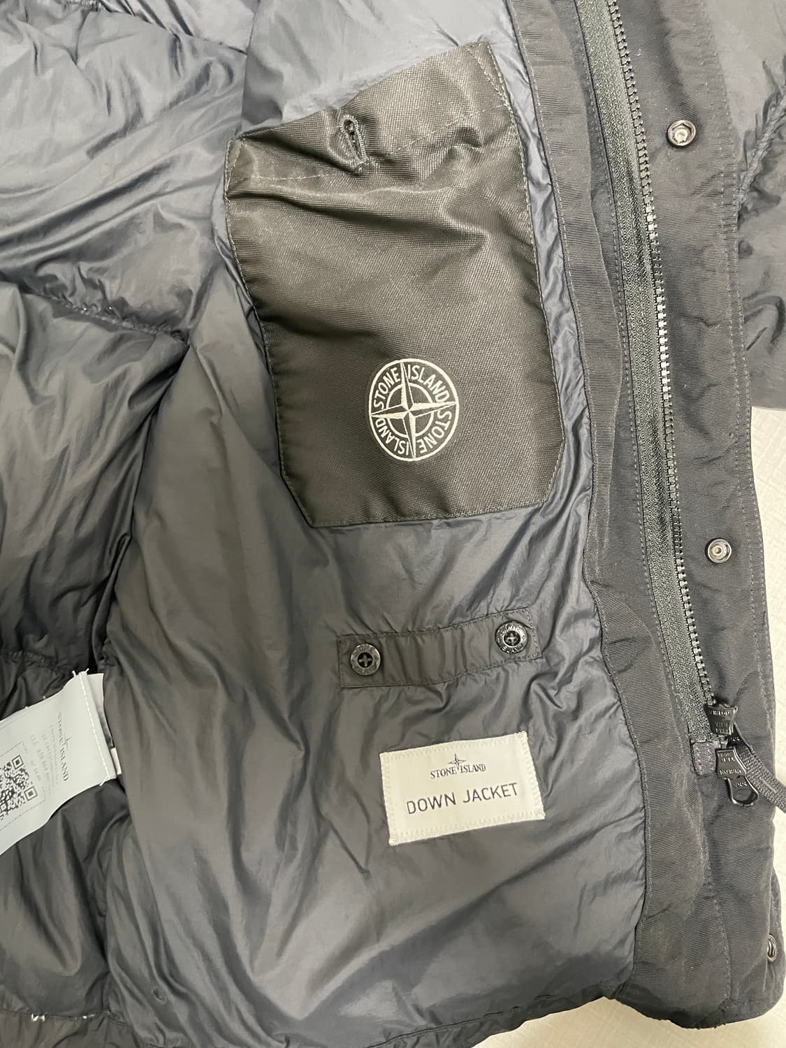 스톤아일랜드 크링클랩스 25fw 블랙 L 상품이미지6