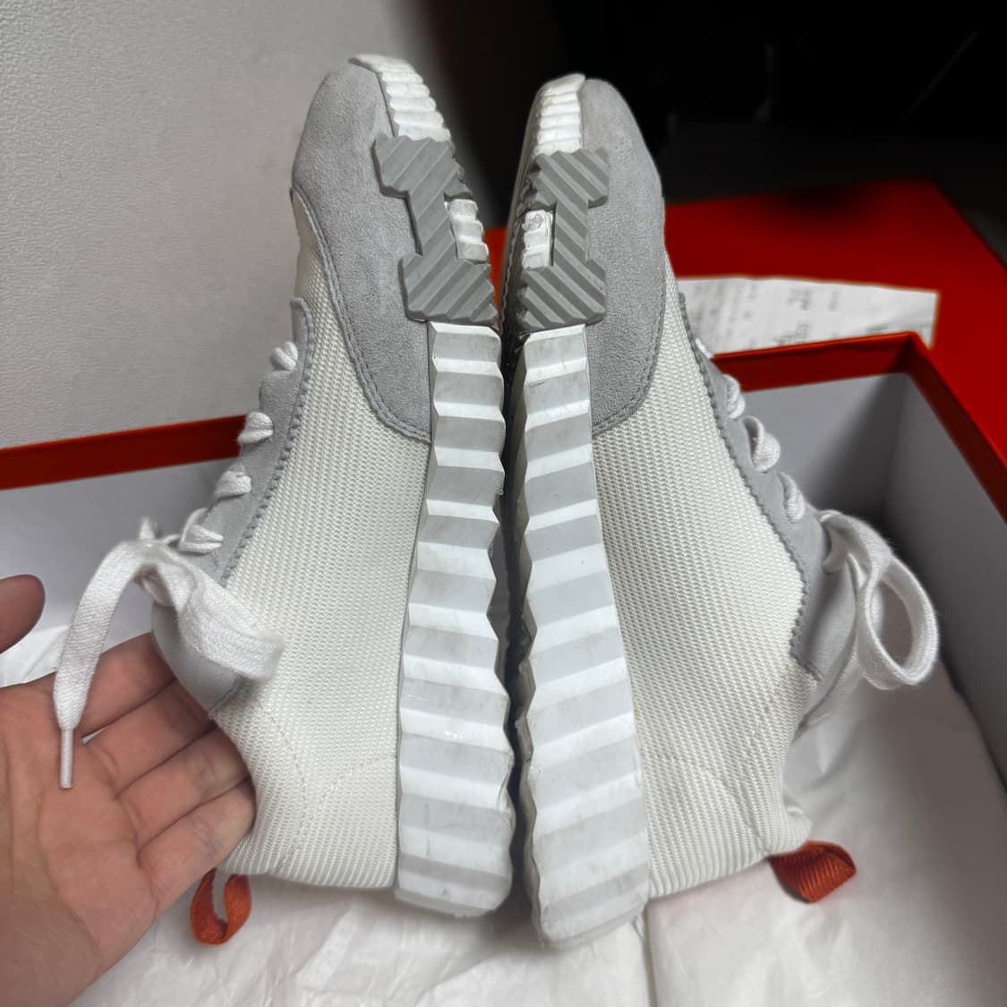 에르메스 바운싱 블랑 스웨이드 스니커즈 39 상품이미지3