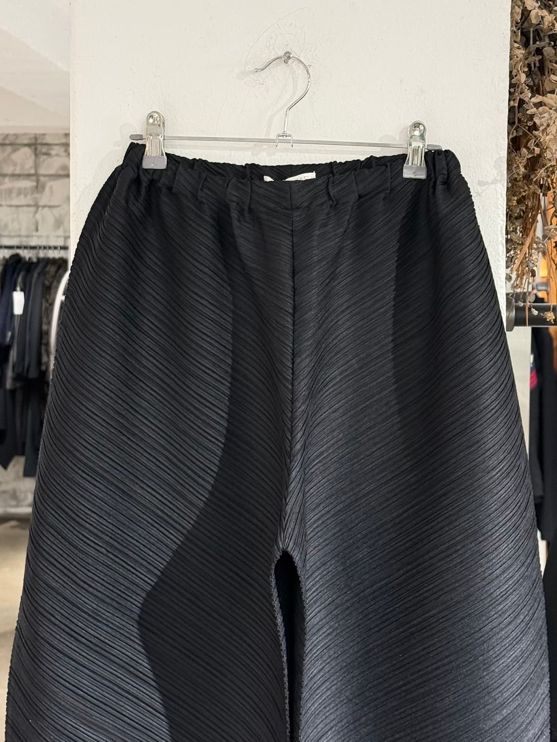 플리츠 플리즈 블랙 숏 라운드 팬츠 상품이미지2