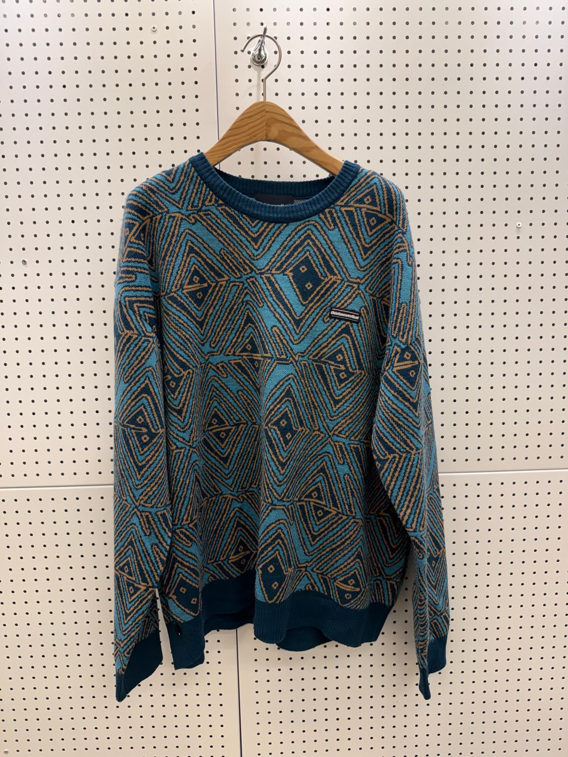 디스이즈네버댓 스몰로고 패턴 니트 U989 상품이미지2