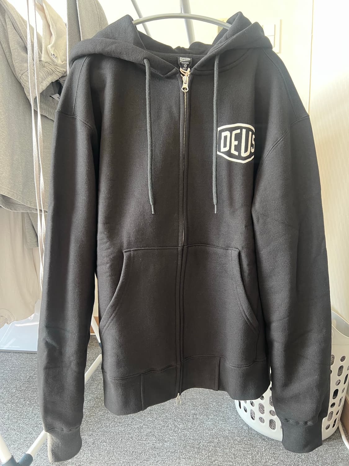 [새상품] 데우스 엑스 마키나 서울 컬리지 후드 자켓 블랙 L 상품이미지1