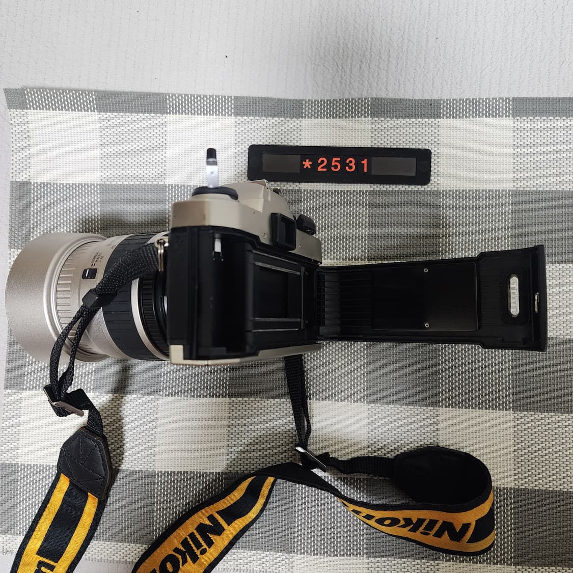 니콘 FM 10 필름카메라 28-80mm 줌렌즈 장착 상품이미지6
