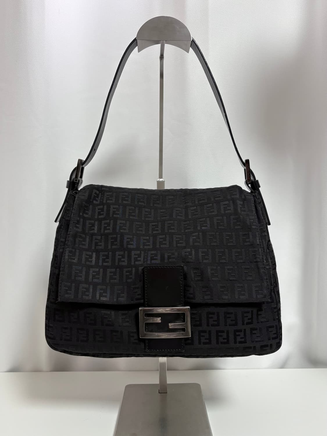 펜디 주키노 맘마백 블랙 상품이미지1