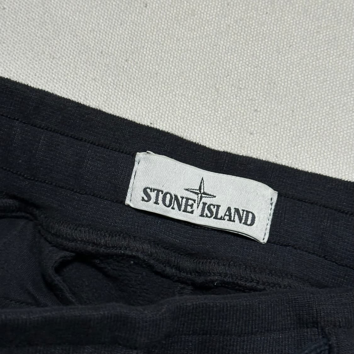 M 스톤아일랜드 블랙 조거 팬츠 상품이미지4