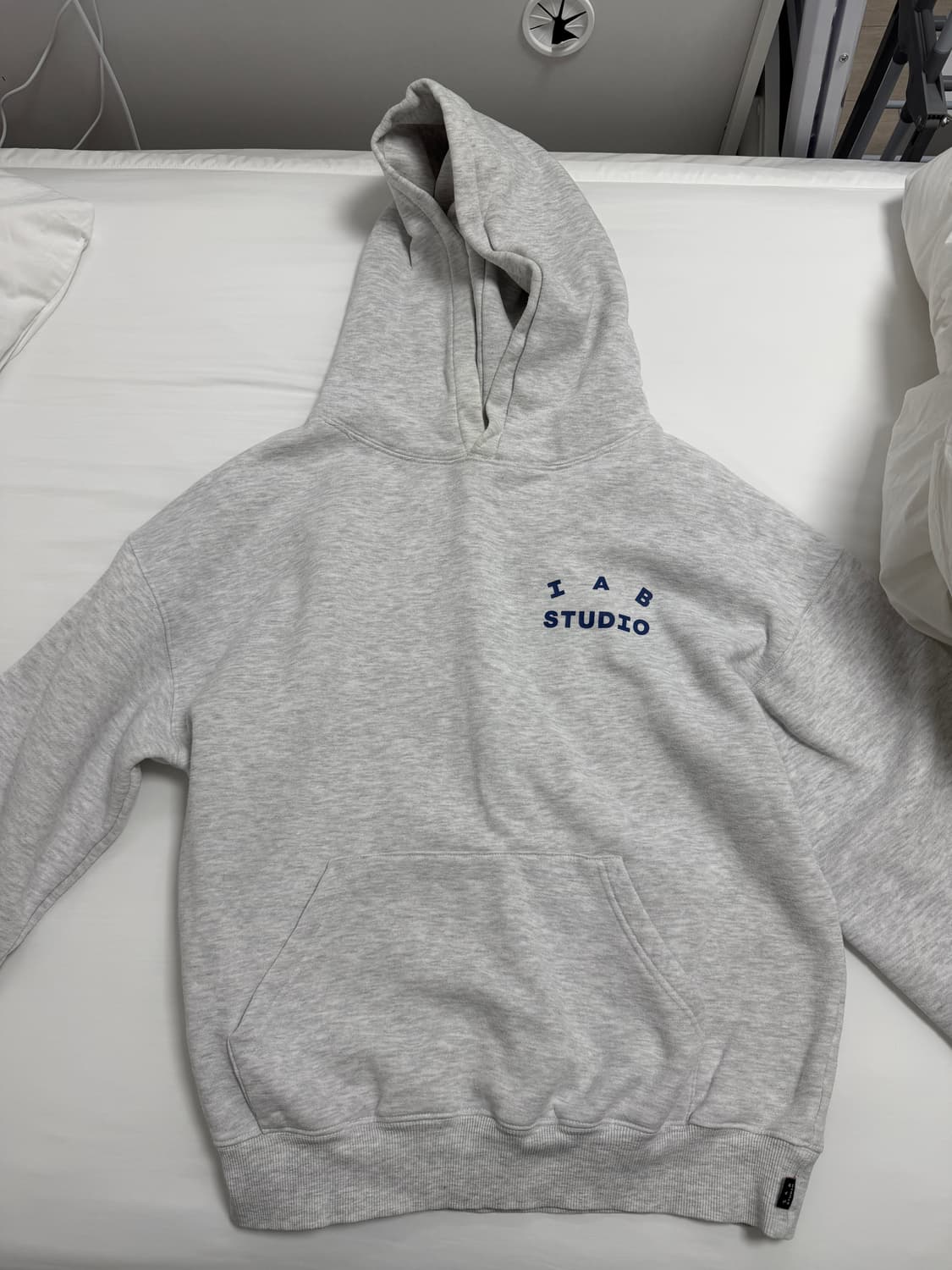 아이앱 스튜디오 후드 라이트 그레이 M 사이즈 상품이미지1