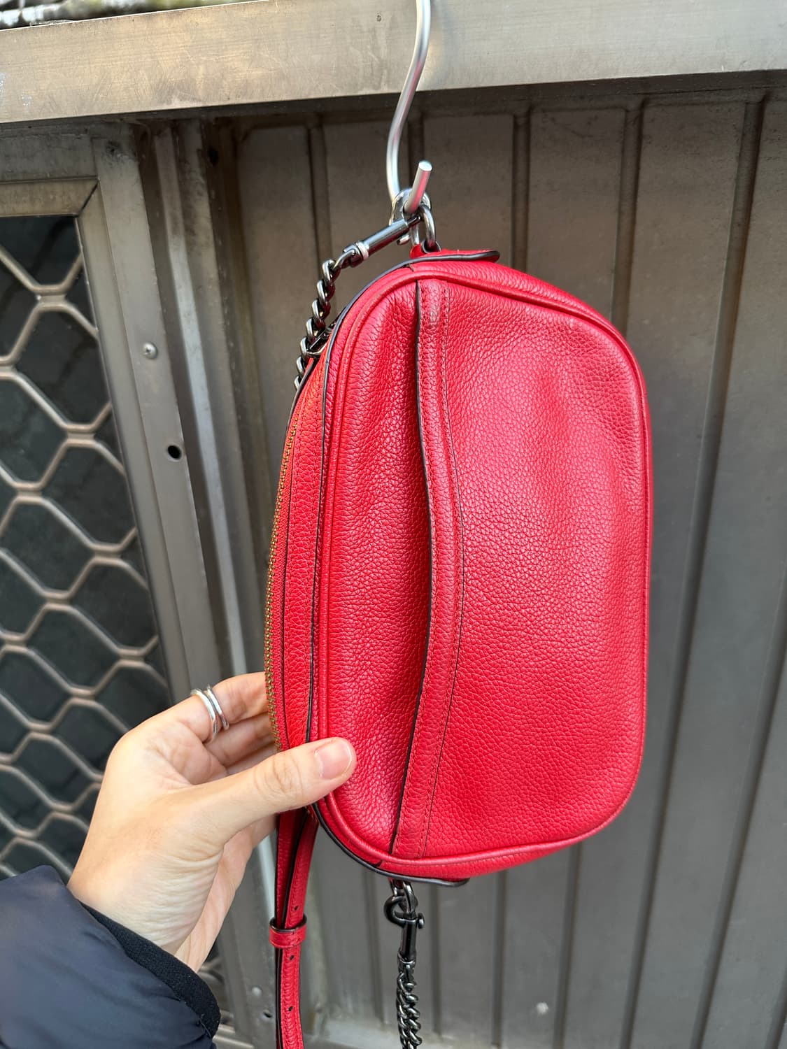 Coach red chain bag 상품이미지5