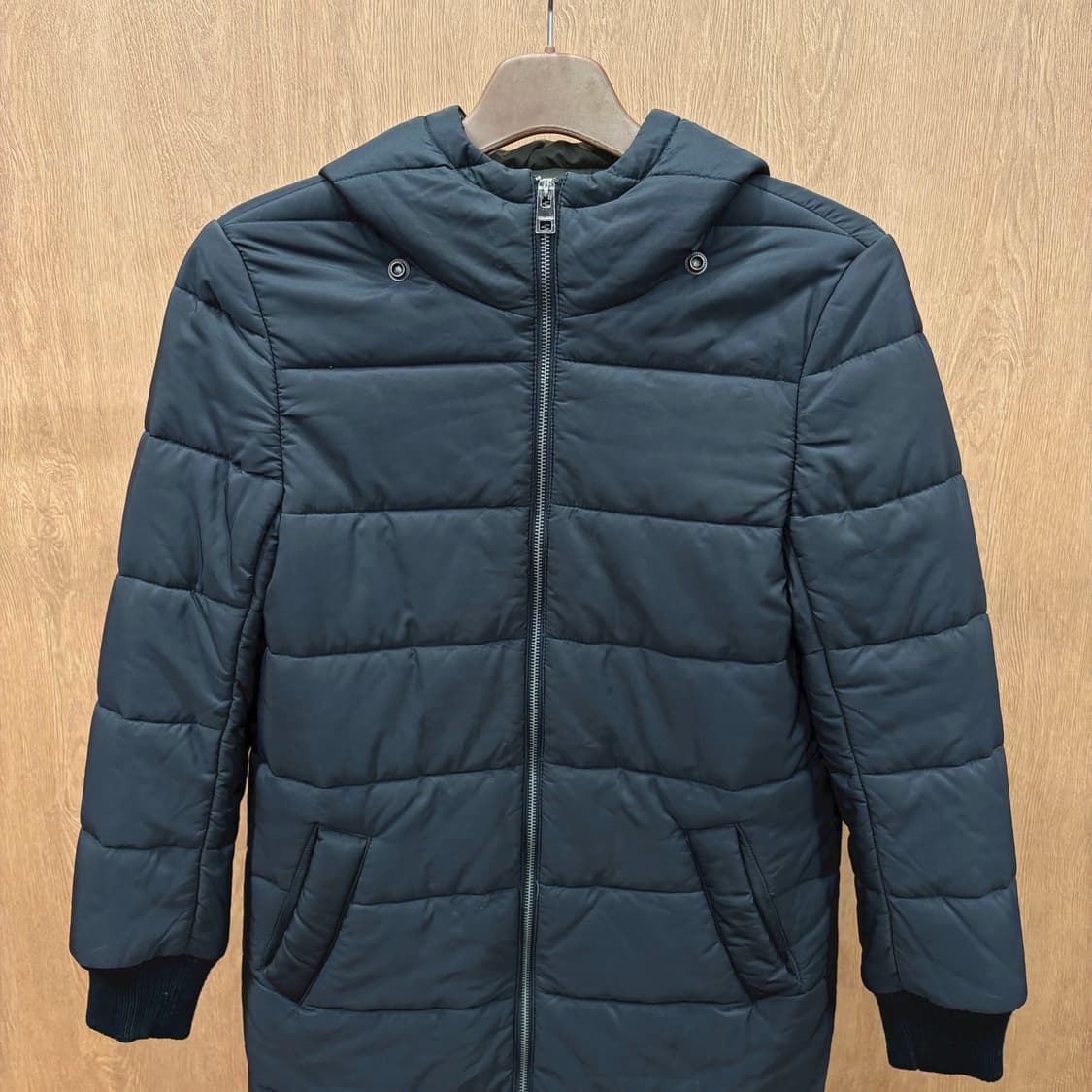 쟈딕 앤 볼테르 후드 패딩 코트 사이드 포켓 디테일 레귤러핏 블랙 상품이미지4