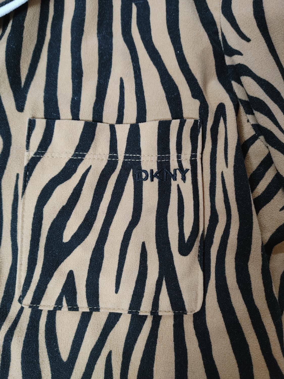 DKNY 디케이엔와이 여성 지브라무늬 파자마룩 홈웨어상의 상품이미지5