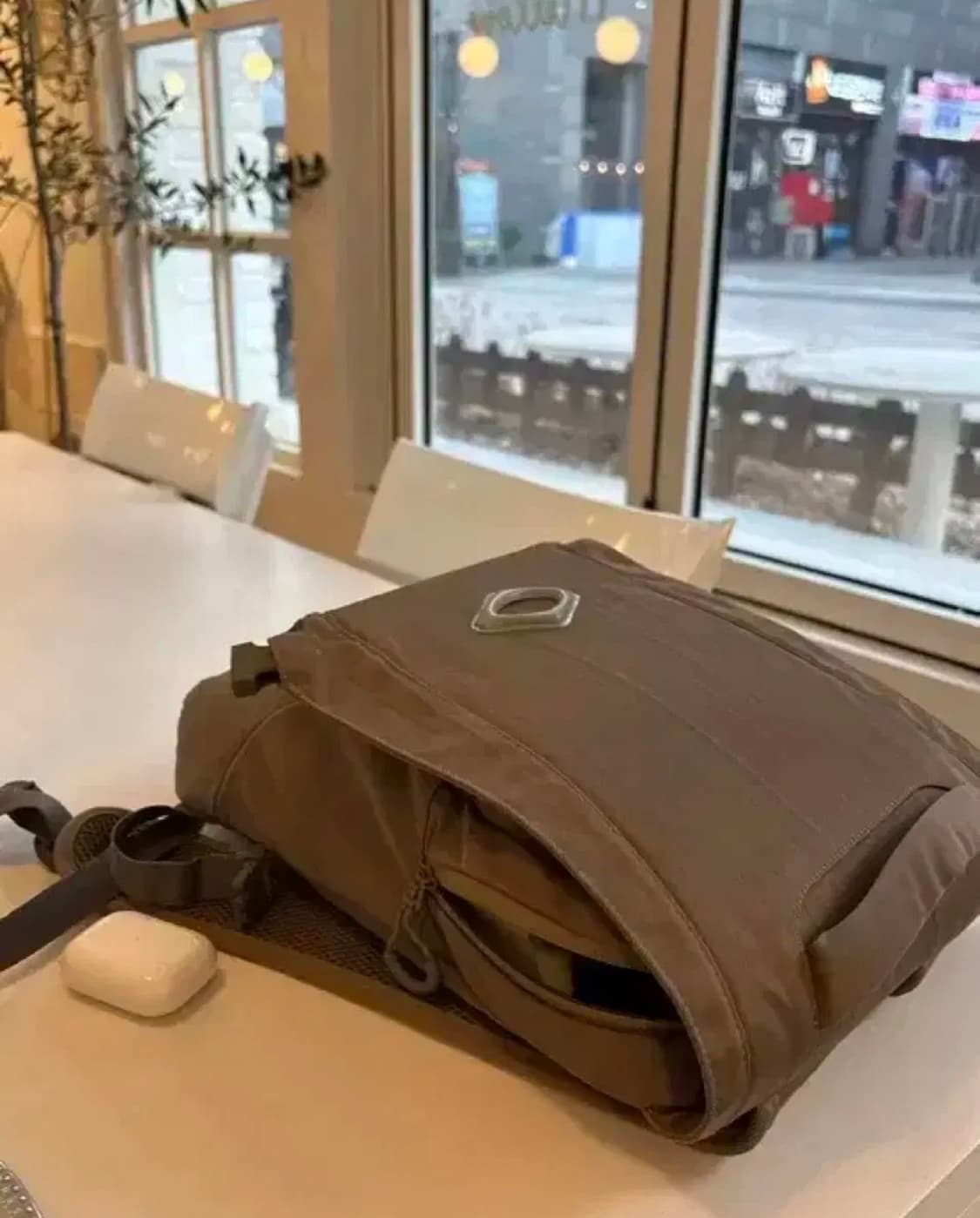 미스치프 백팩 더현대팝업 상품이미지1