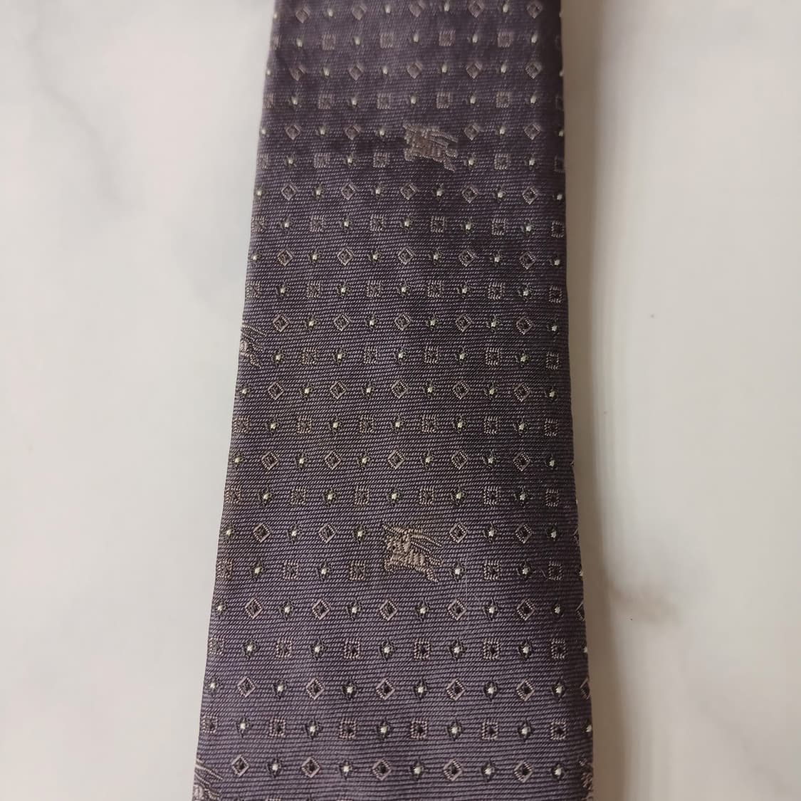 버버리 실크 퍼플 마이크로 패턴 슬림 넥타이 8cm B등급 A19389
 상품이미지5