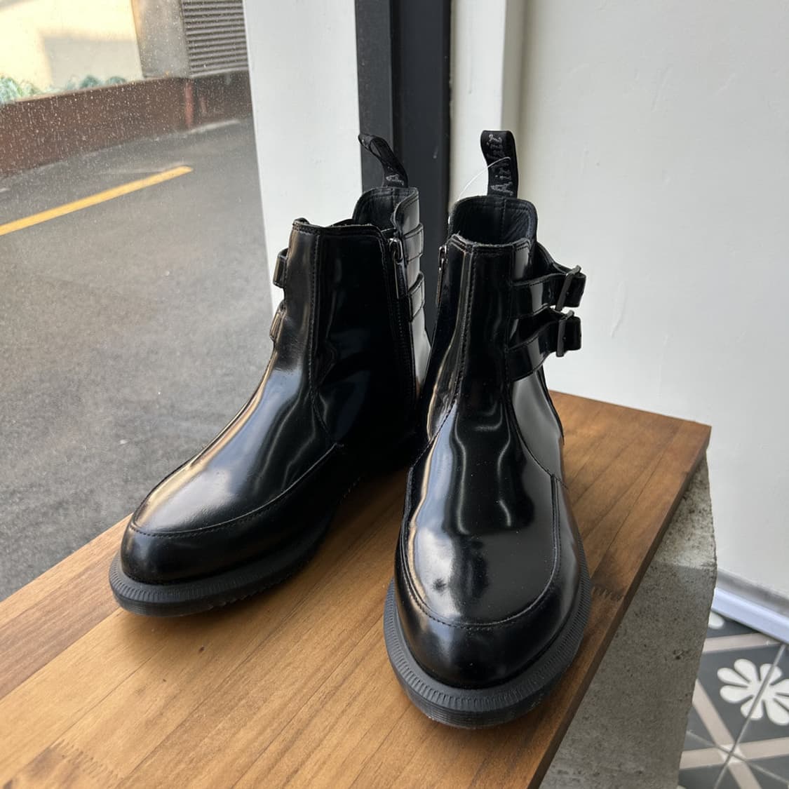 16327 - 닥터마틴 플로라 첼시 버클 부츠 상품이미지2