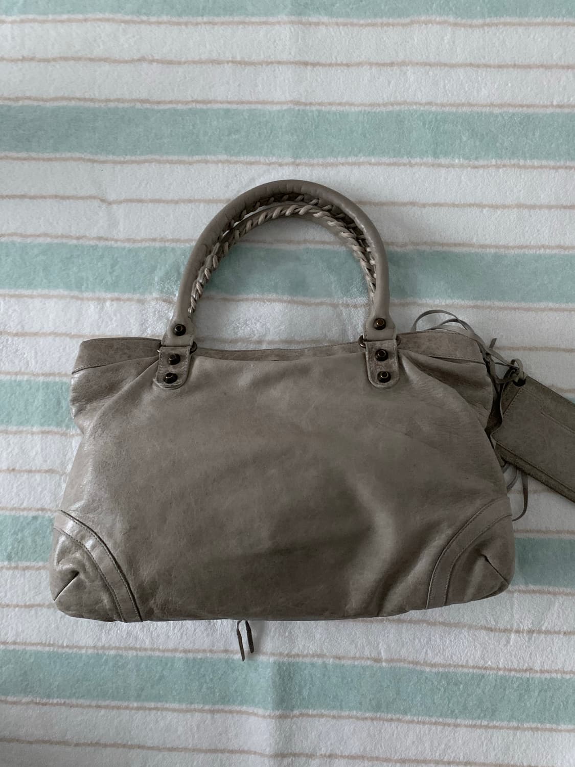 발렌시아가 시티 모터백 그레이  상품이미지5