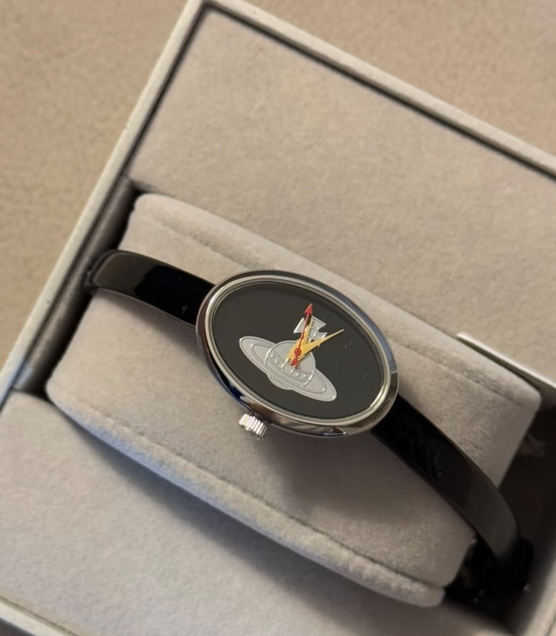 비비안웨스트우드 메달 시계 상품이미지5