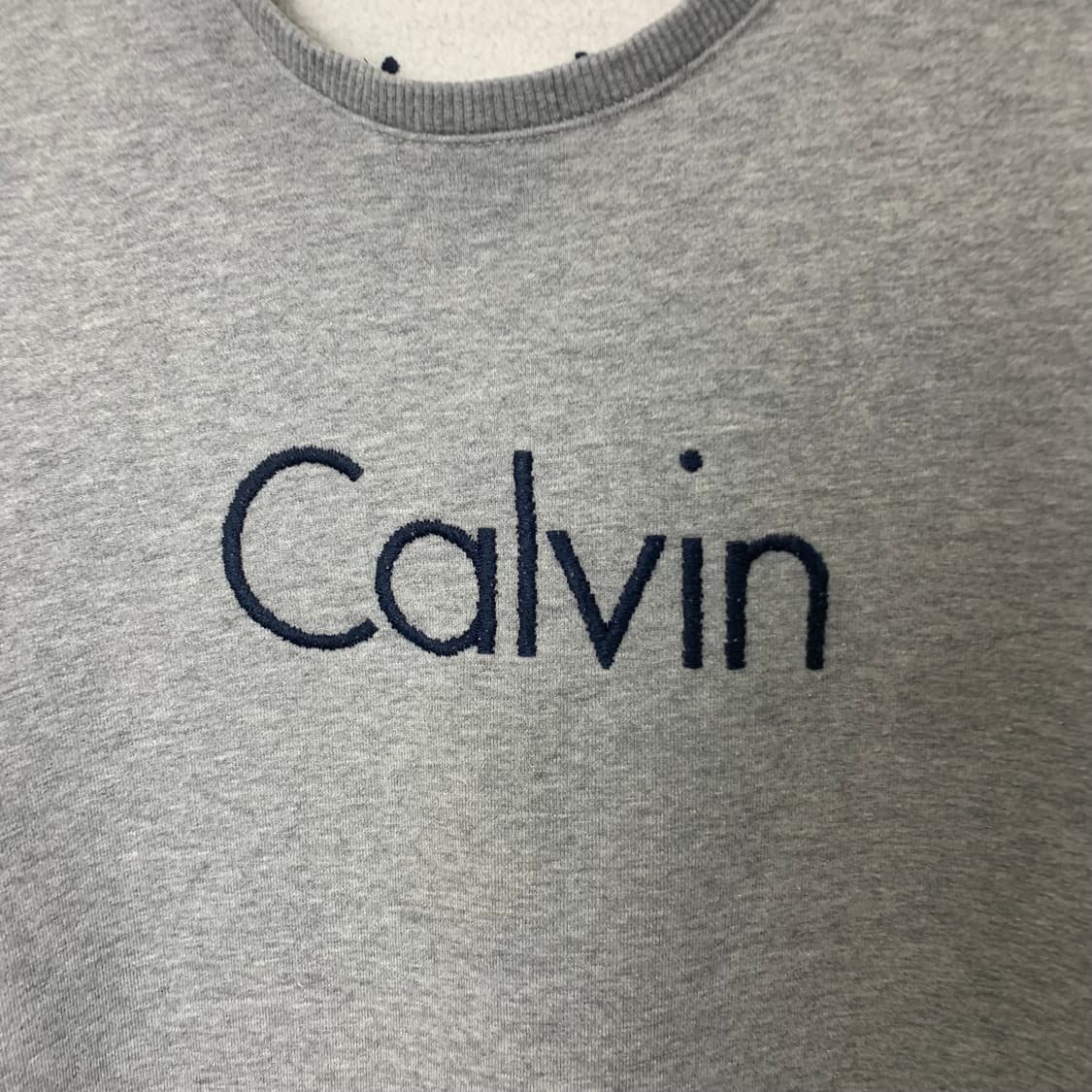 캘빈클라인 스펠아웃 그레이 맨투맨  상품이미지5