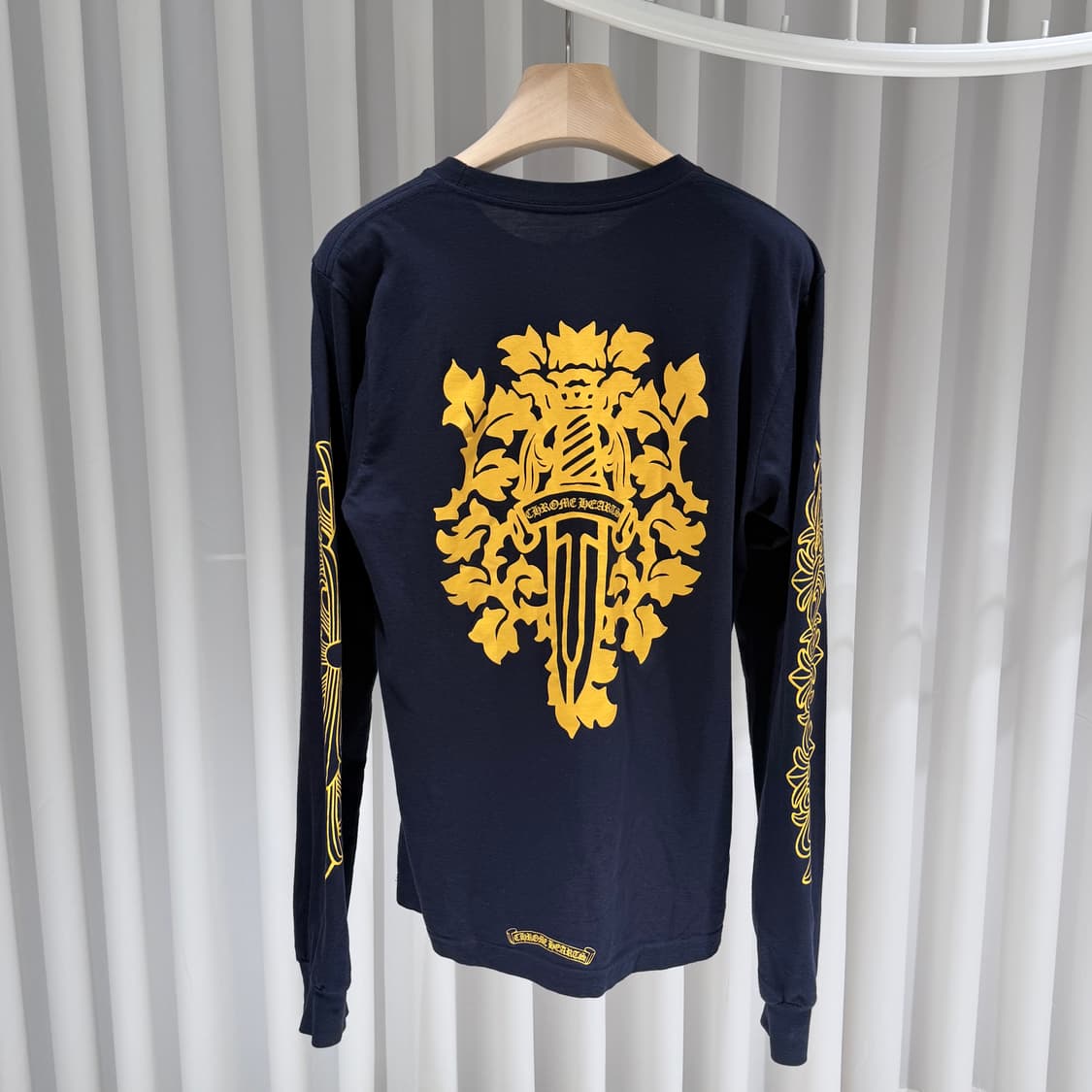 M / 크롬하츠 대거 골드 플로랄 네이비 롱슬리브 상품이미지1